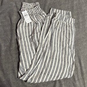 BRAND NEW! Don’t Ask Why Flowy Black & White Patterned Pants